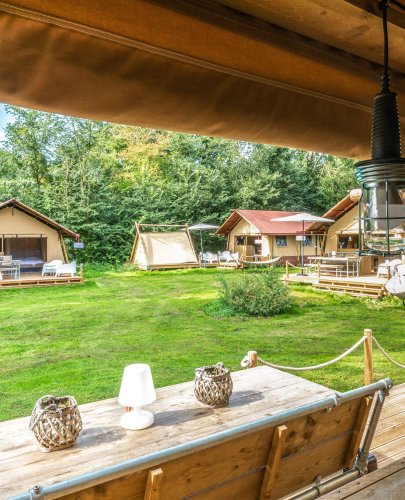 Carousel post from glampings.