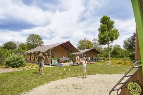 Carousel post from glampings.