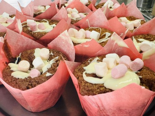 Carousel post from miditreizepontarlier.