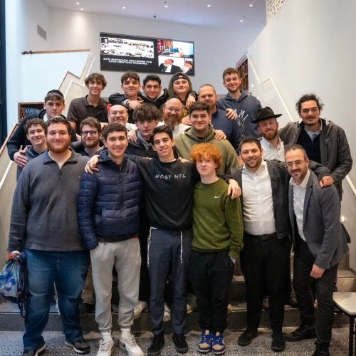 Carousel post from derechyeshiva.