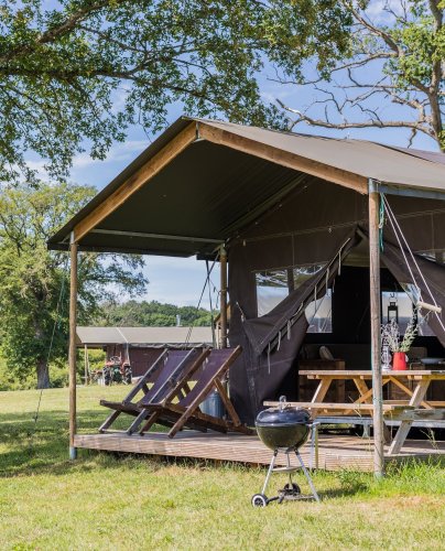 Carousel post from glampings.