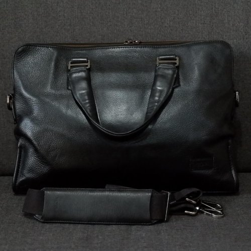 Carousel post from vintagebags90.