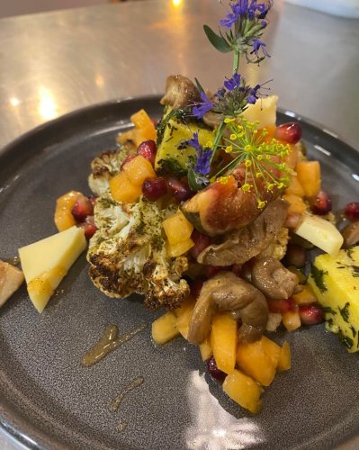 Carousel post from miditreizepontarlier.