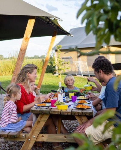 Carousel post from glampings.