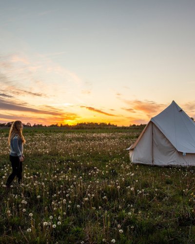 Carousel post from glampings.