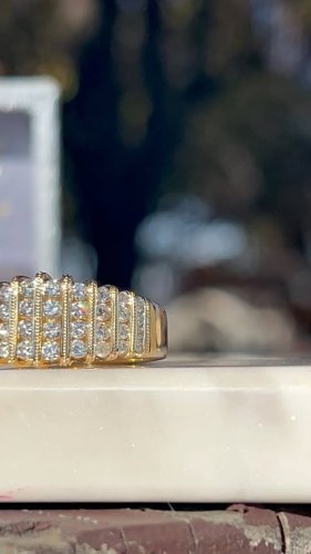 Video post from annelizabethjewelry.