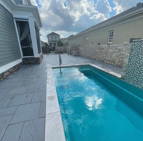 Carousel post from techobloc.