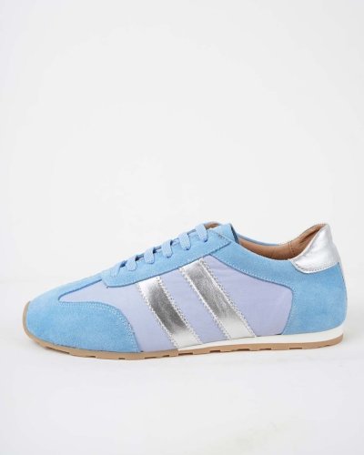 Carousel post from ossoshoes.