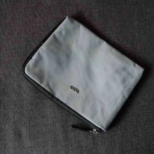 Carousel post from vintagebags90.