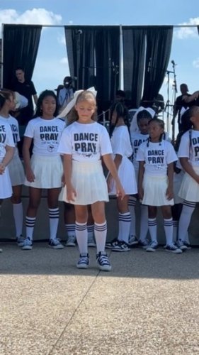 Video post from mixedchickshair.