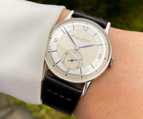 Carousel post from schoenesammleruhren.