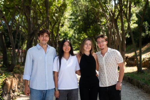 Carousel post from aurrome.