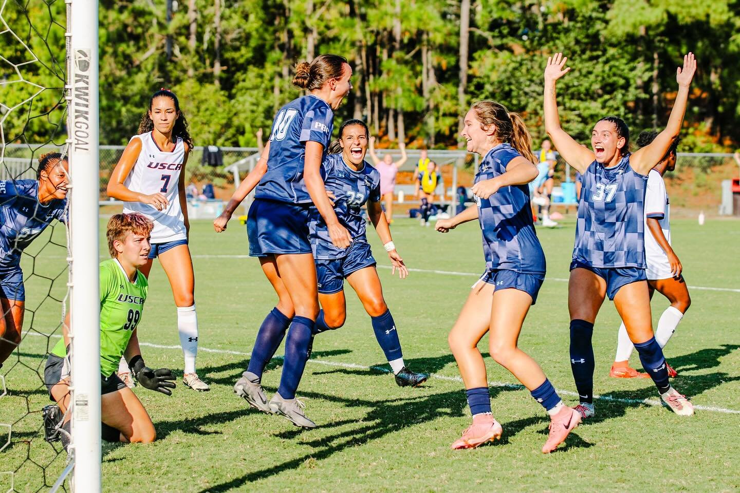 Carousel post from uscbsandsharks.