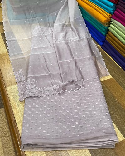 Carousel post from akbar_fabrics_.