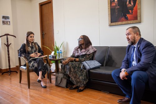 Carousel post from pakfightspolio.