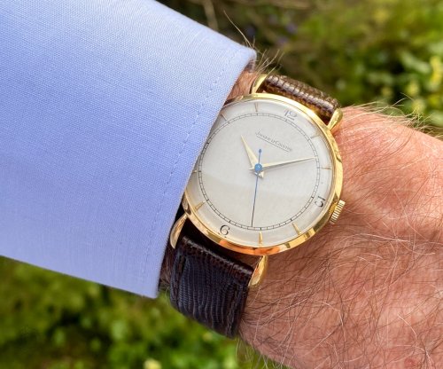 Carousel post from schoenesammleruhren.