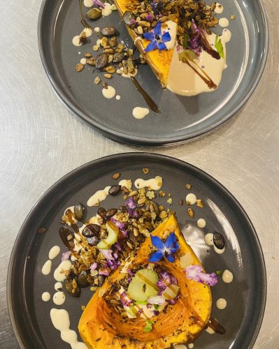 Carousel post from miditreizepontarlier.