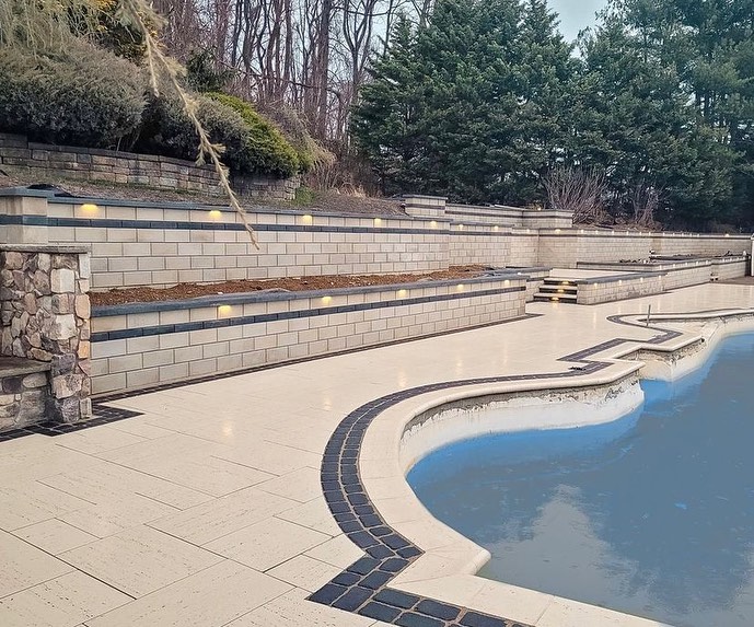 Carousel post from techobloc.