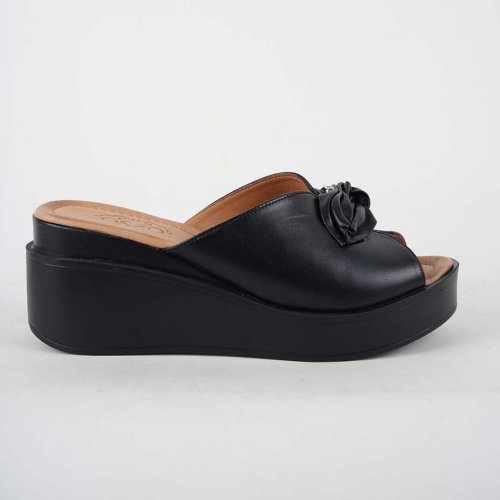 Carousel post from ossoshoes.