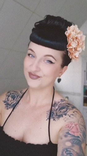 Video post from annabelles_wigs.