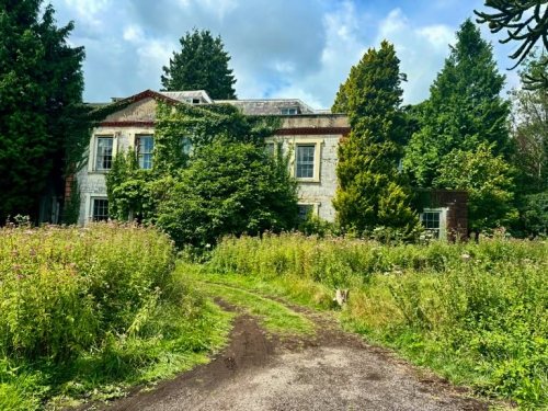 Carousel post from saltfilm_locations.