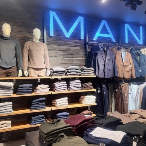 Carousel post from festival_mall.