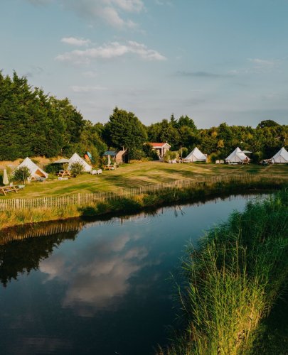 Carousel post from glampings.