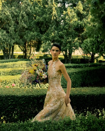 Carousel post from jolibride.