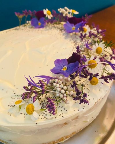 Carousel post from miditreizepontarlier.