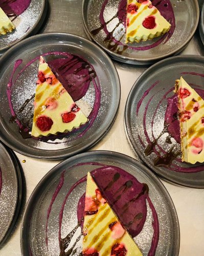 Carousel post from miditreizepontarlier.