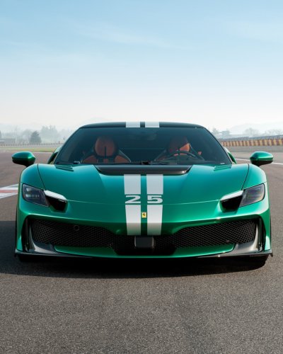 Carousel post from salonautolyon.