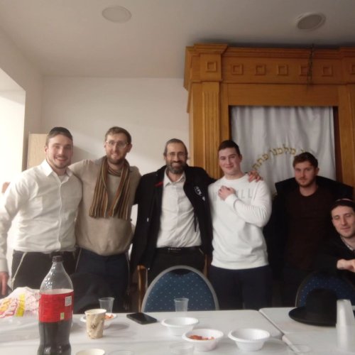 Carousel post from derechyeshiva.