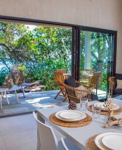 Carousel post from glampings.