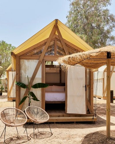 Carousel post from glampings.