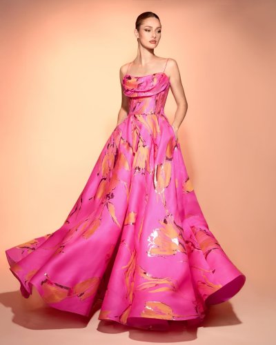 Carousel post from jolibride.