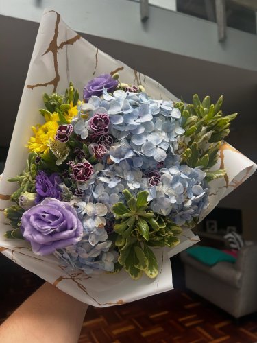 Carousel post from la_gifteria.