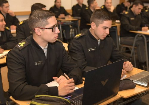 Carousel post from escuelamilitaroficial.