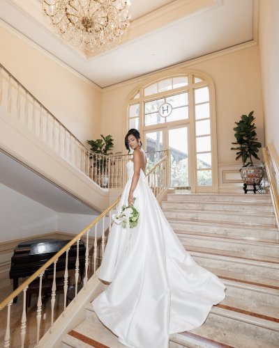 Carousel post from jolibride.