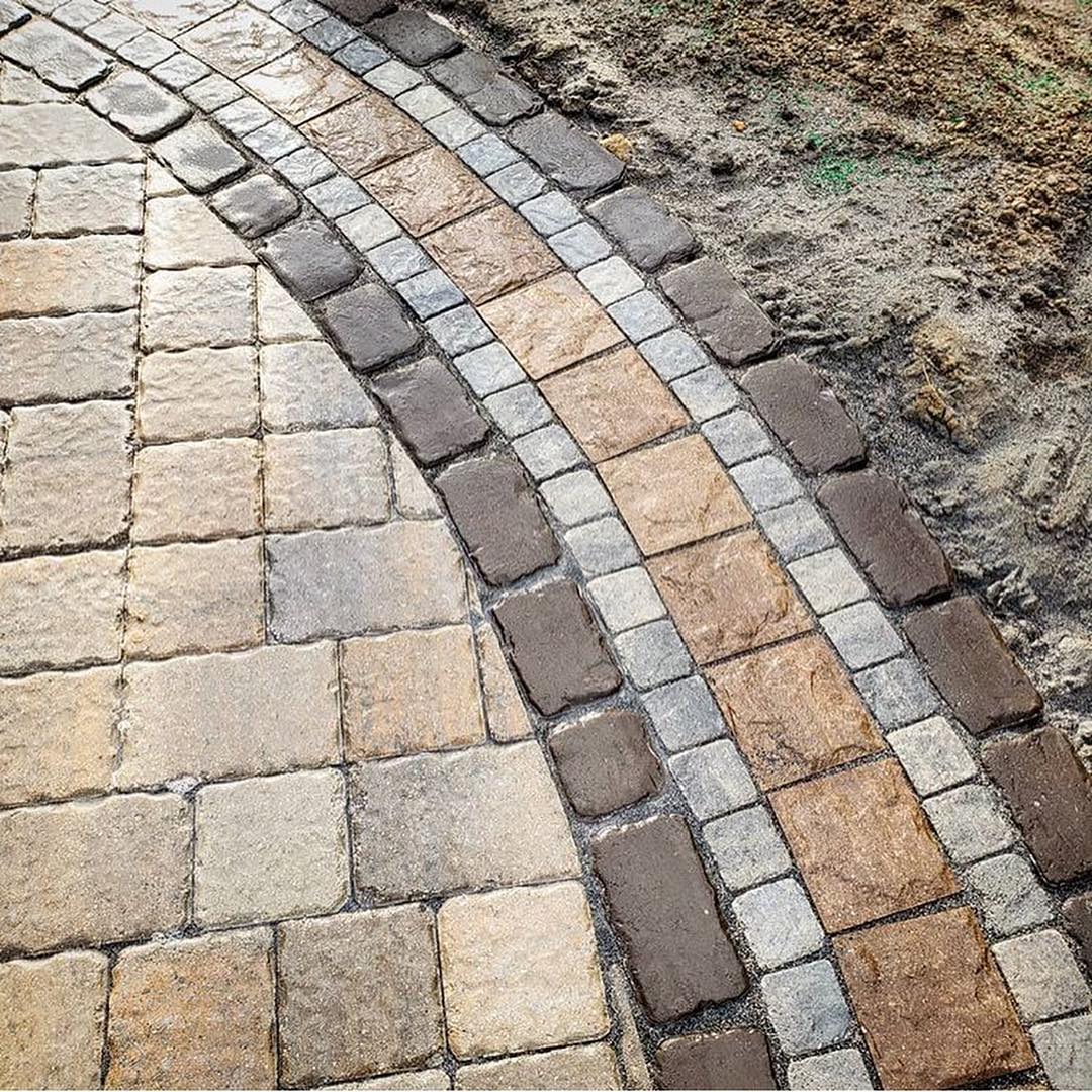 Carousel post from techobloc.
