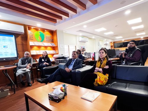 Carousel post from pakfightspolio.