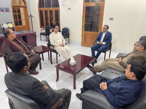 Carousel post from pakfightspolio.