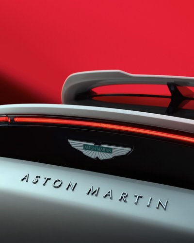 Carousel post from salonautolyon.