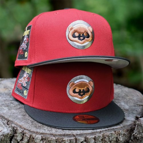 Carousel post from exclusive.fitted.