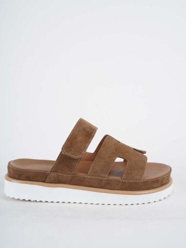 Carousel post from ossoshoes.