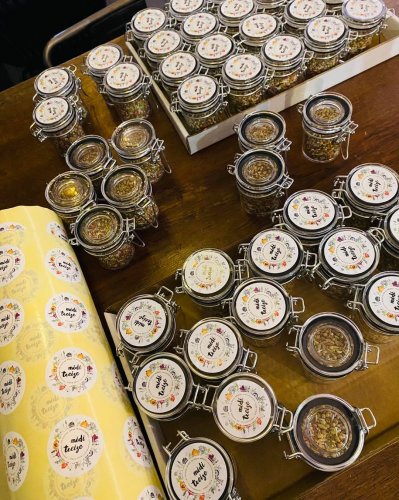 Carousel post from miditreizepontarlier.