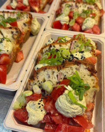 Carousel post from miditreizepontarlier.