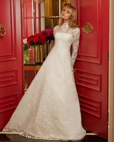 Carousel post from jolibride.