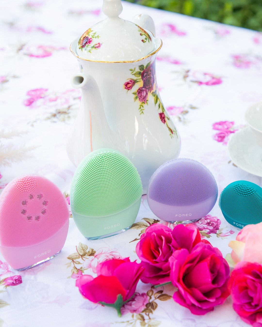 FOREO LUNA™ 4 plus | LED-очищение и микротоки