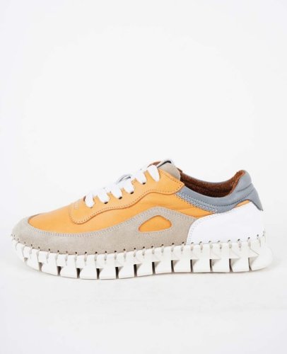 Carousel post from ossoshoes.