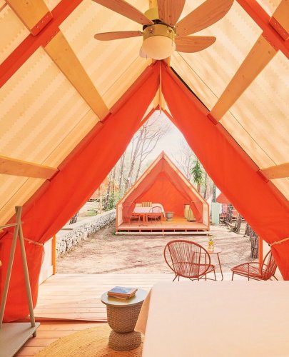 Carousel post from glampings.